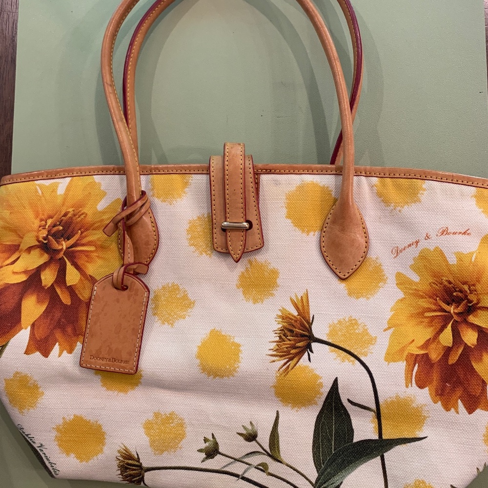 Dooney & Bourke Dahlia Floral Cindy Shopper Tote Purse Shoulder Bag